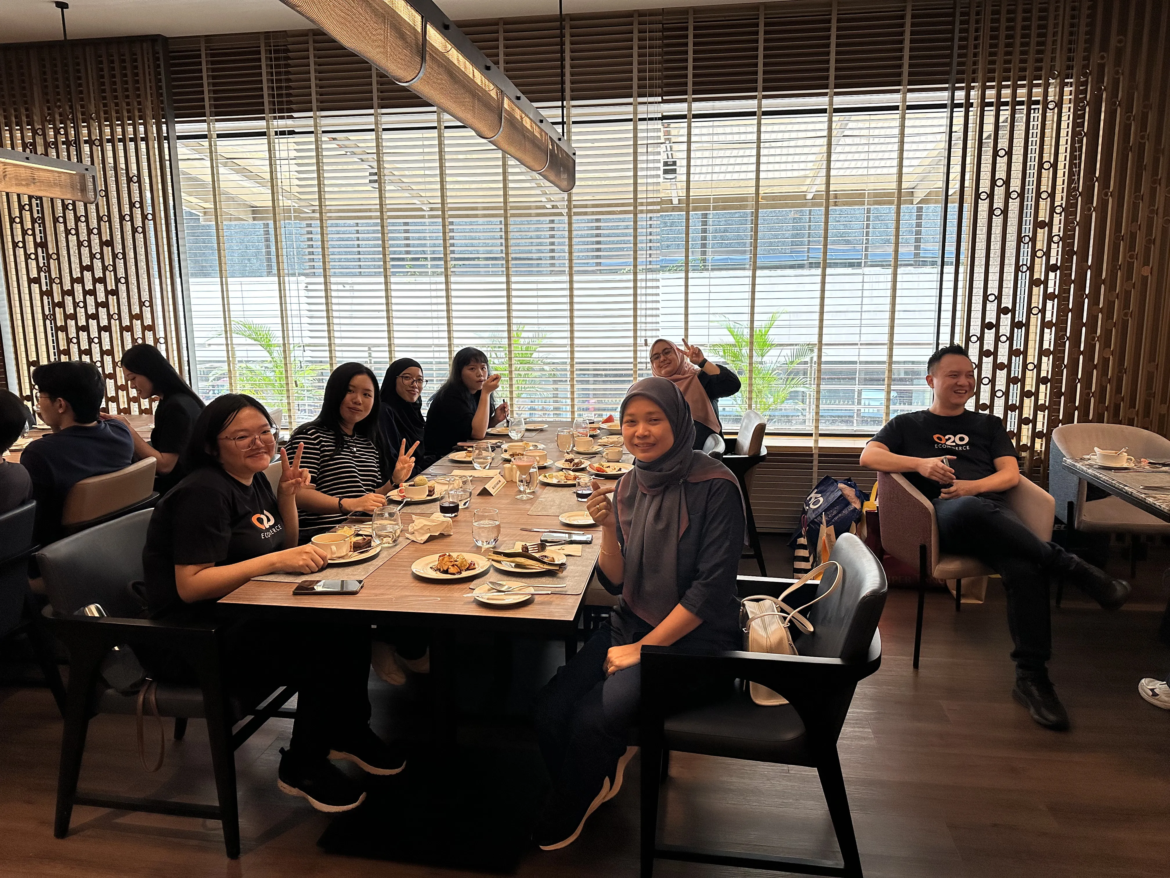 O2O Digital team dinner at a restaurant